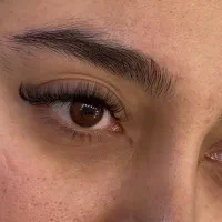 خدمات‌مژه با۳سال سابقه صورت تخصصی‌مدرک بین الملی