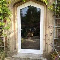 تعمیر و رگلاژ درب و پنجره دوجداره یو‌پی‌وی‌سیupvc