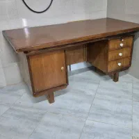 میز چوبی با کیفیت