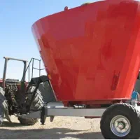 مدیرفنی وتکنسین تلقیح و نیروکار در گاوداری صنعتی