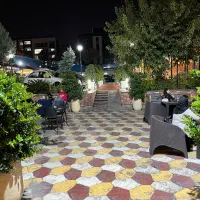 کارگر ساده. رستوران