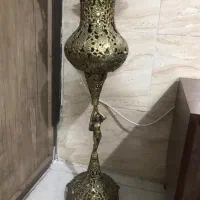 گلدان برنجی اصل و میز