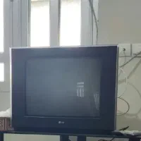 تلویزیون و میز