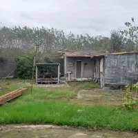 ۶۳۰متر زمین مسکونی دیوار شده بایک انبار۴۵متری