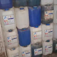 تعدادی ۲۰ لیتری خالی موجود است