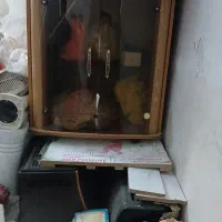 زیر تلوزیونی   و دو تخته فرش  12متری