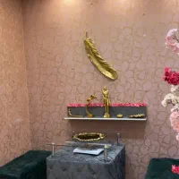 میز و دو عدد پاف