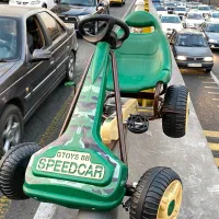 ماشین کودکان رکاب دار زنجیر دار