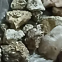 شهاب سنگ نسبتن بزرگ فروشی دارم