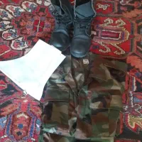 پوتین و لباس سربازی