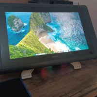 قلم نوری دیجیتال با تصویر wacom cintiq 22HD