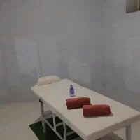 تخت ماساژ، تخت مژه کار، تخت ناخنکار، تخت آرایشگری|آرایشی، بهداشتی، درمانی|رشت, چله خانه|دیوار