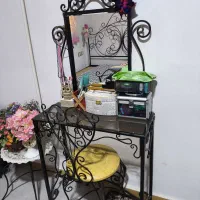 میز آرایش|آرایشگاه و سالن‌های زیبایی|رشت, کوی حسینی|دیوار