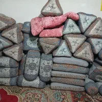 یک سری بالشت شاهین نشین