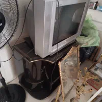 تلویزیون ۲۱ اینچ|تلویزیون و پروژکتور|قم, هفت تیر|دیوار