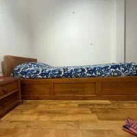 تخت خواب یک نفره به همراه دو عسلی