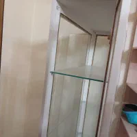 ویترین شیشه ای