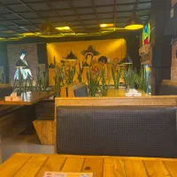 پیتزا زن و گریل کار ماهر و نیمه ماهر