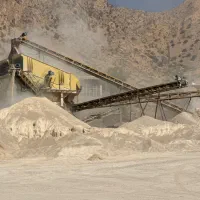 اوپراتور سنگشکن