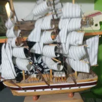 دو‌عدد کشتی چوبی دست ساز