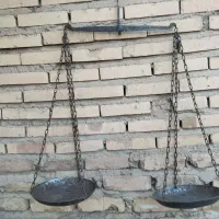 ترازوی قدیمی