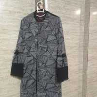 مانتودرحد مناسب|لباس|قم, ولیعصر|دیوار