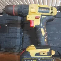 دریل شارژی سه حالته دیوالت. براشلس