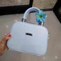 کیف نو|مجلات|نیشابور, امام|دیوار