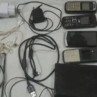 یه سری ازشارژرهای مختلف وچندعددباطری وچندتا وسیله|لوازم جانبی موبایل و تبلت|اراک, |دیوار