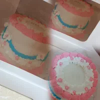 سفارش انواع کیک و دسر پذیرفته میشود