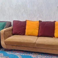 مبل تمیز بدون پارگی یا شکستگی