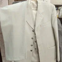 کت و شلوار مردونه همراه با جلیقه