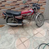 یک دستگاه موتورسیکلت عقیق ۱۲۵سی سی