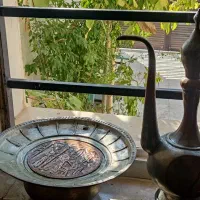 آفتابه لگن مسی|کلکسیون اشیاء عتیقه|صدرا-فارس, فاز ۱|دیوار