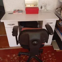 میز تحریر و صندلی چرخدار