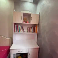 میز تحریر کتابخانه دار