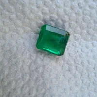 جواهر سنگ زمرد لعل یاقوت