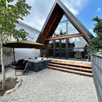 کلبه سوییسی جکوزی دار مدرن نوساز