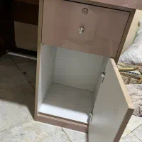 میز کار mdf های گلس بسیار تمیز با استند دیواری|آرایشگاه و سالن‌های زیبایی|کرج, مطهری|دیوار