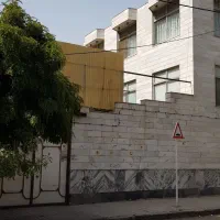 منزل ویلایی با ۳ طبقه بنا دربلوار هدایت|فروش خانه و ویلا|مشهد, شفا|دیوار
