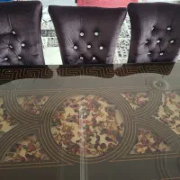 میز غذا خوری تمیز در حد نو