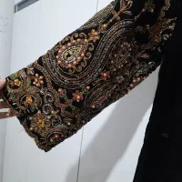 مانتو|لباس|اصفهان, جنیران (لادان)|دیوار