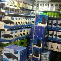 نمایندگی معتبر فروش انواع کنسول پلی4 پلی5 پلی فور