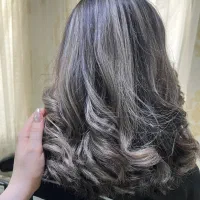 رنگ و لایت حرفه‌ای+کراتین احیاوموخوره گیری رایگان