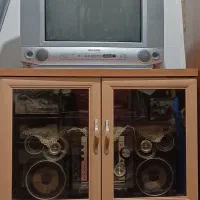 تلویزیون و میز تلویزیون