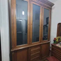 بوفه آنتیک با چوب بسیار قدیمی و سالم