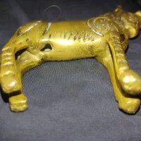 مجسمه فلزی قدیمی