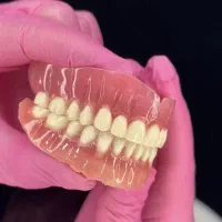 ساخت پروتز دندان مصنوعی در محل شما(دندانسازی سیار)