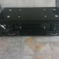 زیرتلویزیون شیشه ای