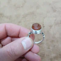 انگشتر عقیق یمنی کهنه آبدار تراش الماس رکاب صفوی